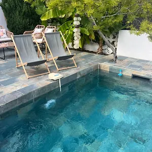 Bord De + Piscine , Sausset-les-Pins France